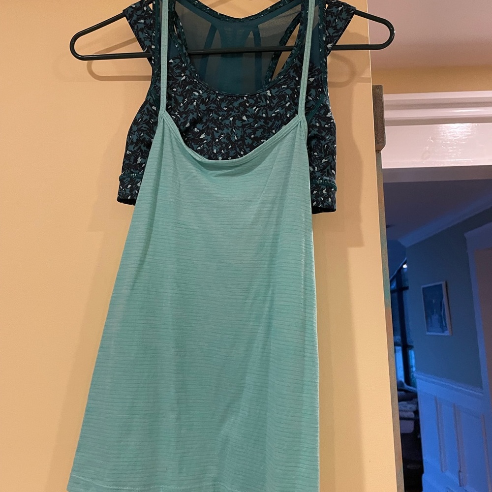 Lululemon size 2 tank with attached bra